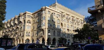 Фото Апартаменты Crown Deluxe Apartment on Nizami Street г. Баку 1