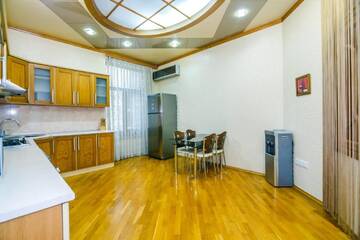Фото номера Апартаменты с 3 спальнями Апартаменты Apartment On Al Bahar г. Баку 10