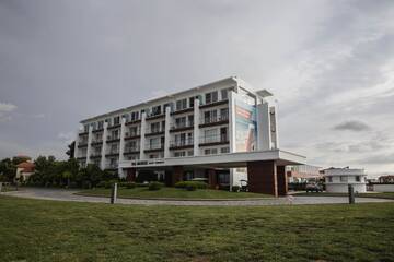 Фото Отель Sea Breeze Resort&amp;Residence г. Баку 1