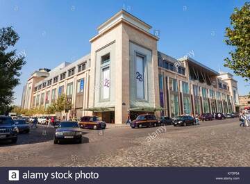 Фото номера Апартаменты с балконом Апартаменты Between 28may Metro station and National Boulevard Seaside Park г. Баку 75
