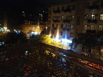 Фото номера Апартаменты с балконом Апартаменты Between 28may Metro station and National Boulevard Seaside Park г. Баку 73