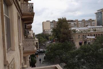 Фото номера Апартаменты с балконом Апартаменты Between 28may Metro station and National Boulevard Seaside Park г. Баку 38