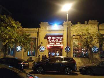 Фото номера Апартаменты с балконом Апартаменты Between 28may Metro station and National Boulevard Seaside Park г. Баку 32