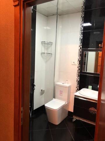 Фото номера Апартаменты с 2 спальнями Апартаменты For our friends. Center. 2 bedrooms. г. Баку 11