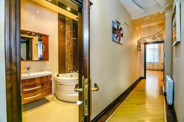 Фото номера Апартаменты с 3 спальнями Апартаменты Luxary Apartments г. Баку 49