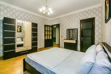 Фото номера Апартаменты с 3 спальнями Апартаменты BAKU CITY CENTRE APARTMENT г. Баку 55