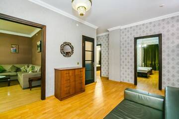 Фото номера Апартаменты с 3 спальнями Апартаменты BAKU CITY CENTRE APARTMENT г. Баку 38