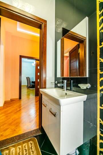 Фото номера Апартаменты с 3 спальнями Апартаменты Luxary Apartment ISR Plaza г. Баку 38